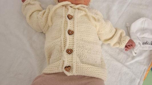 Strickjacke aus Merinowolle wollweiß