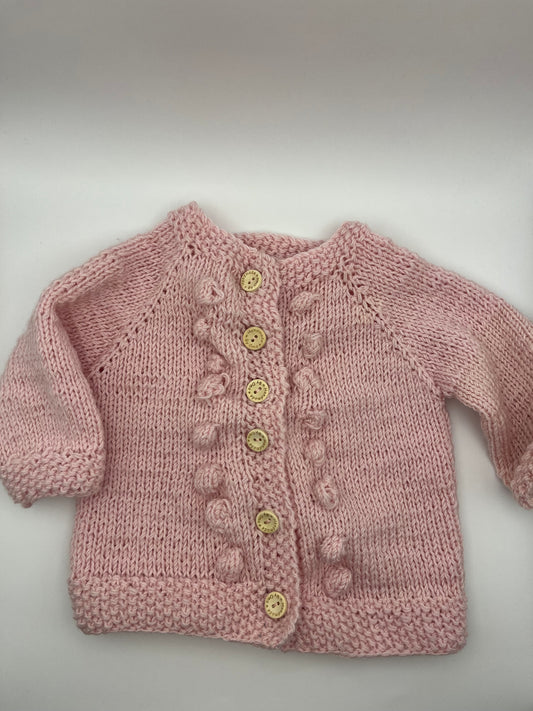 Strickjäckchen aus Merinowolle rosa
